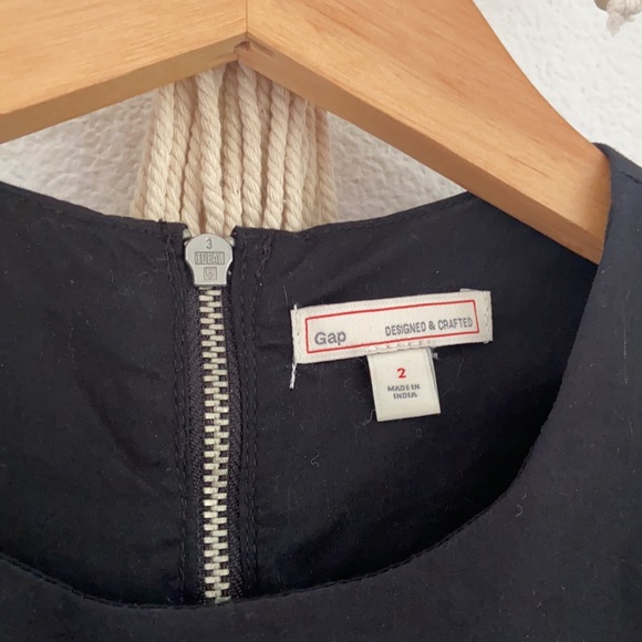 Gap black sleeveless poplin dress zip up pleated style with bike punch design 2 - Picture 4 of 14